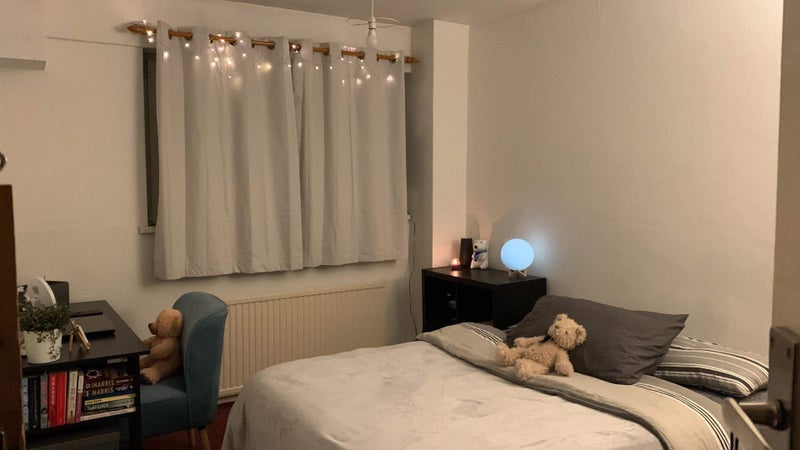 Room Alma Street in Greater London