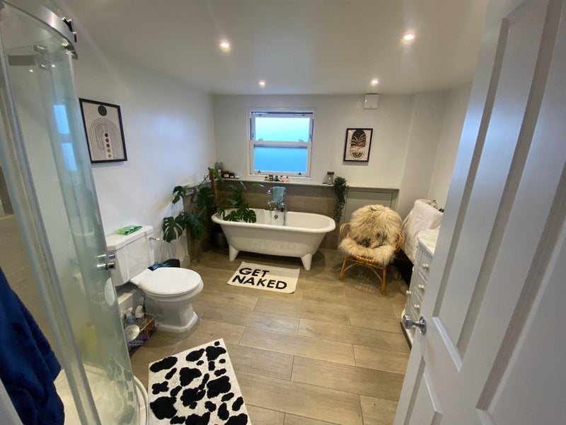 Room Chasefield Road in Greater London