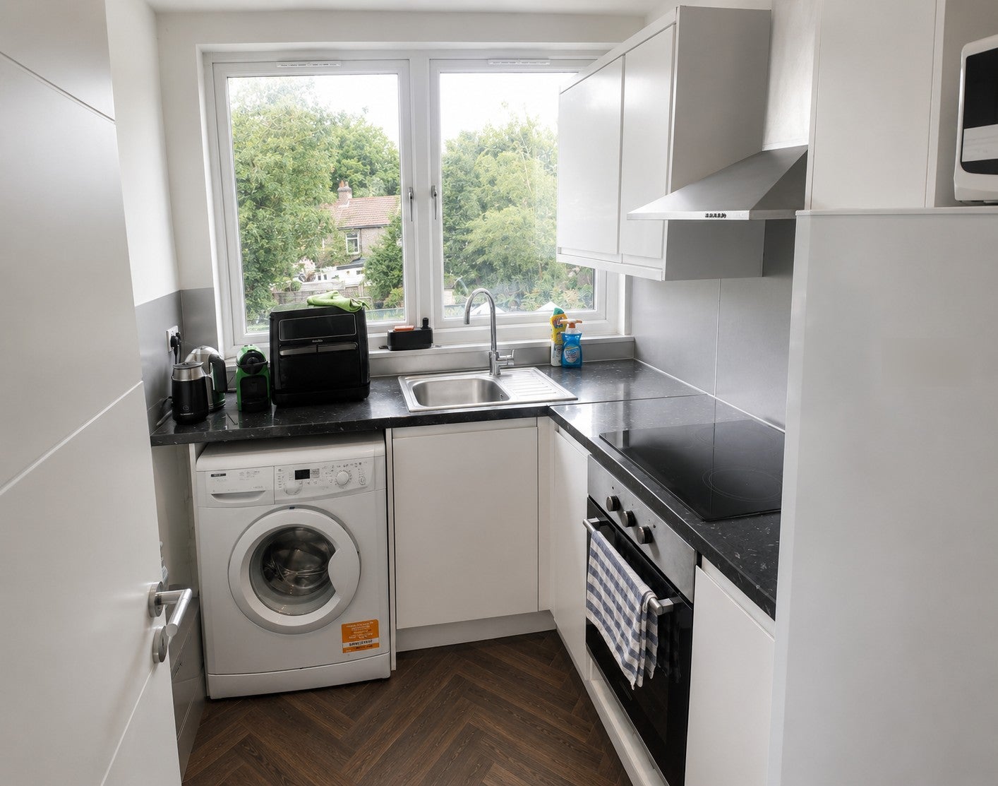 Flat Cobbold Road in Greater London