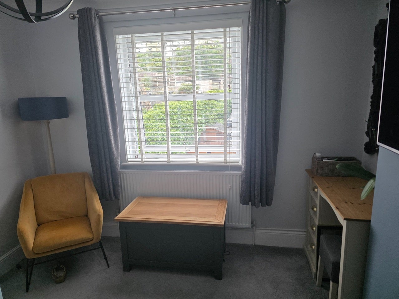 Room Lower Ellacombe Church Road in Torquay