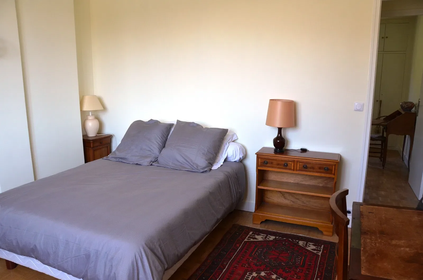 Room Place d'Armes in Fontainebleau