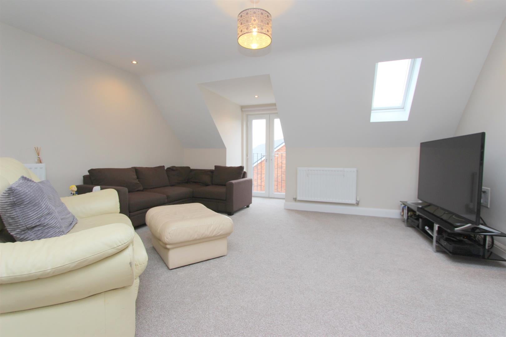 Flat Leckbridge Court in Leighton Buzzard