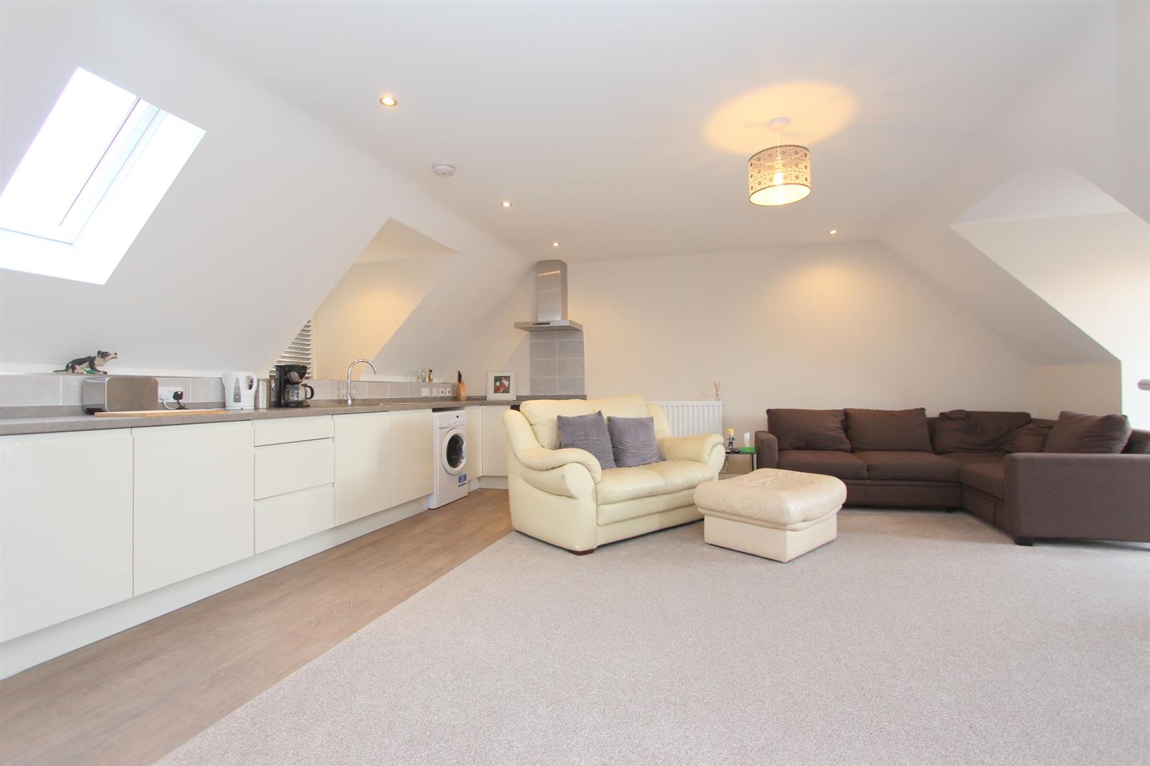 Flat Leckbridge Court in Leighton Buzzard
