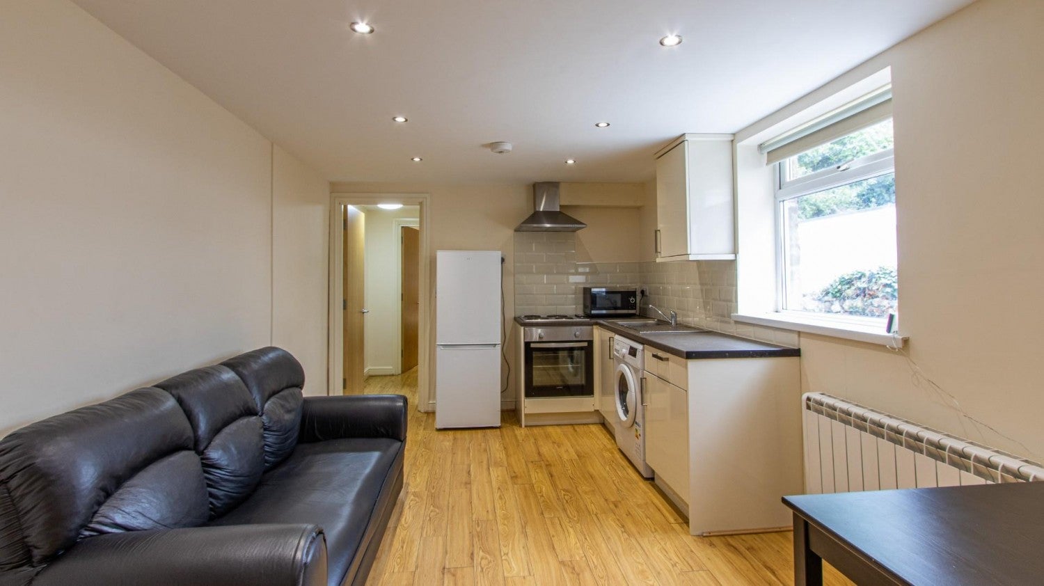 Flat Gordon Road in Cardiff