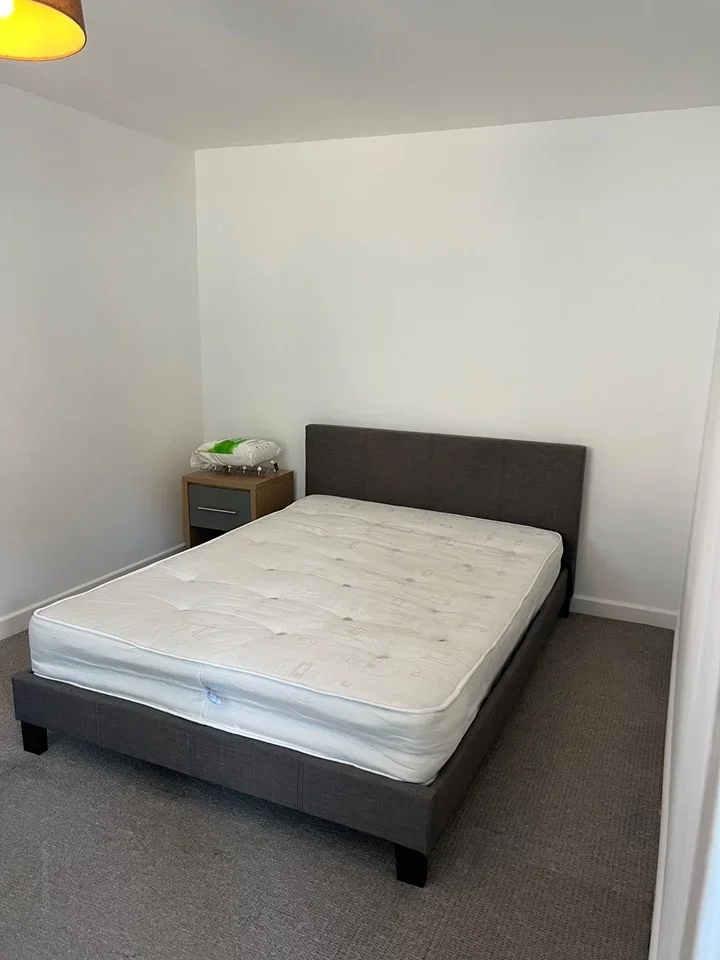 Room Exeter Close in Stevenage