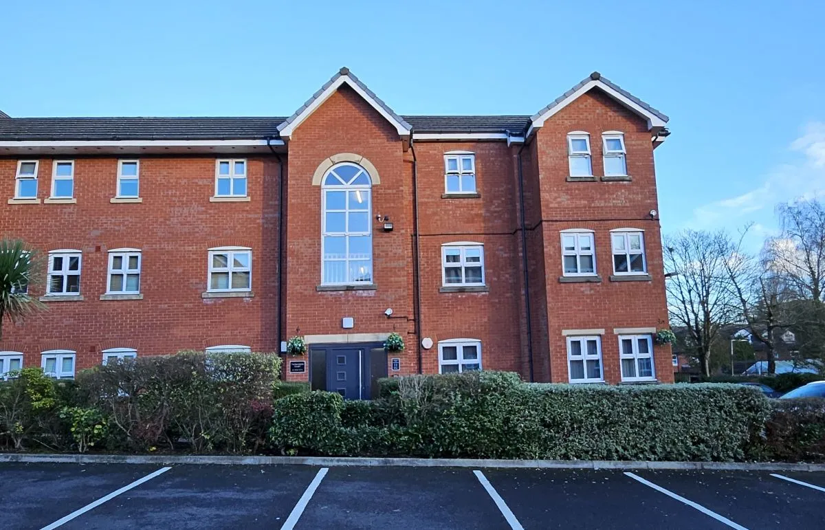 Flat Thomasson Court in Bolton