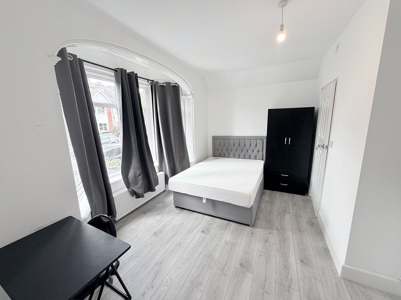 Room Newlands Avenue in Southampton