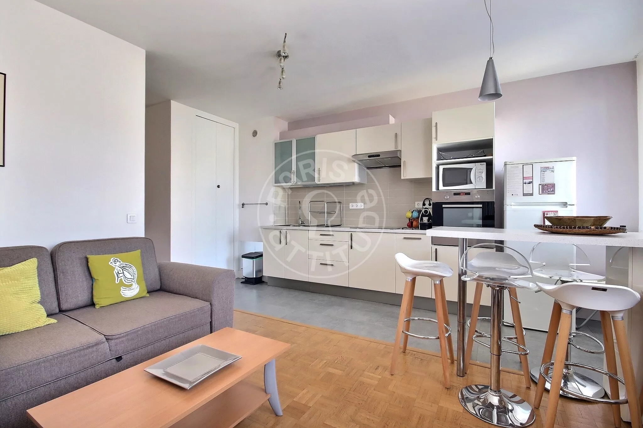 Flat Rue des Favorites in Paris