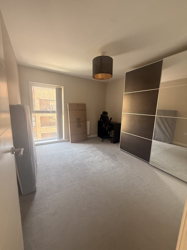 Room Rolfe Terrace in Greater London