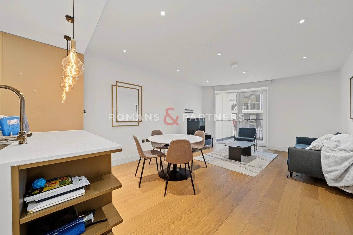 Flat Wood Lane in Greater London