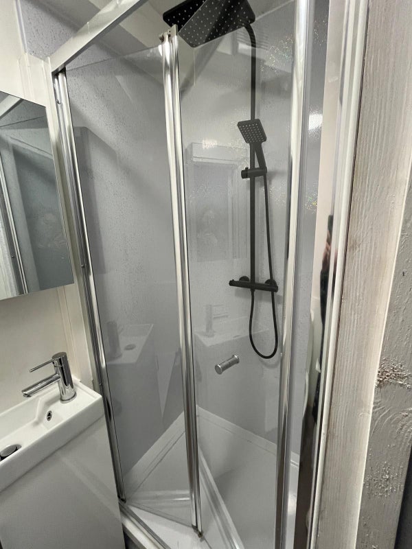 Room Wager Street in Greater London