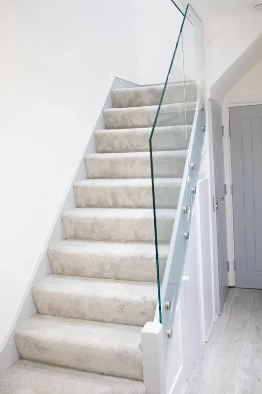 Room Westrow Drive in Greater London