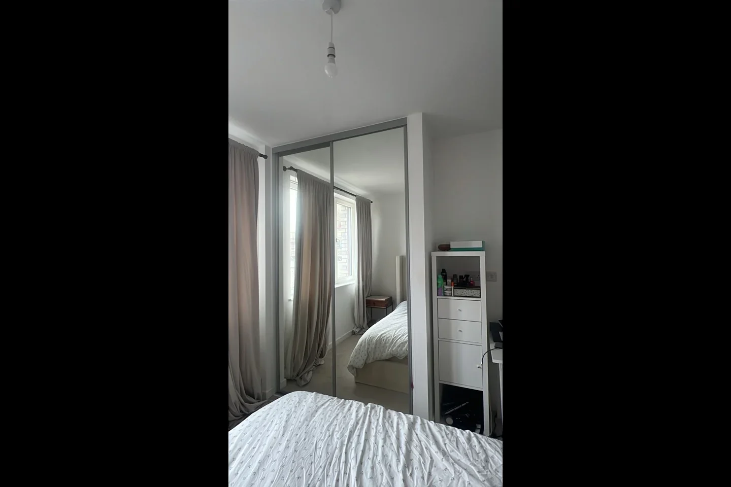 Flat Kings Hill in Greater London