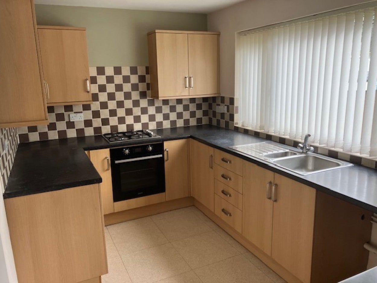 Flat Moorside Gardens in Bloxwich