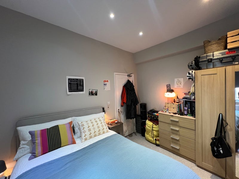 Room Lugard Road in Greater London