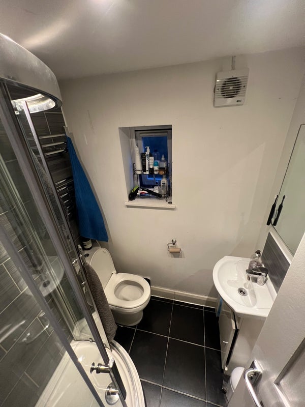 Room Lugard Road in Greater London