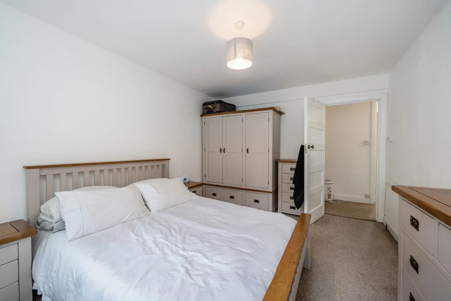 Flat Wincott Street in Greater London
