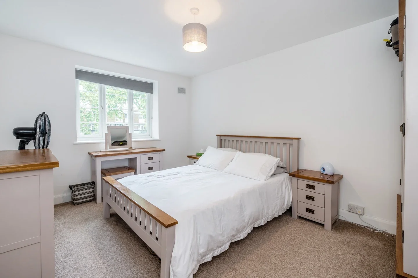 Flat Wincott Street in Greater London