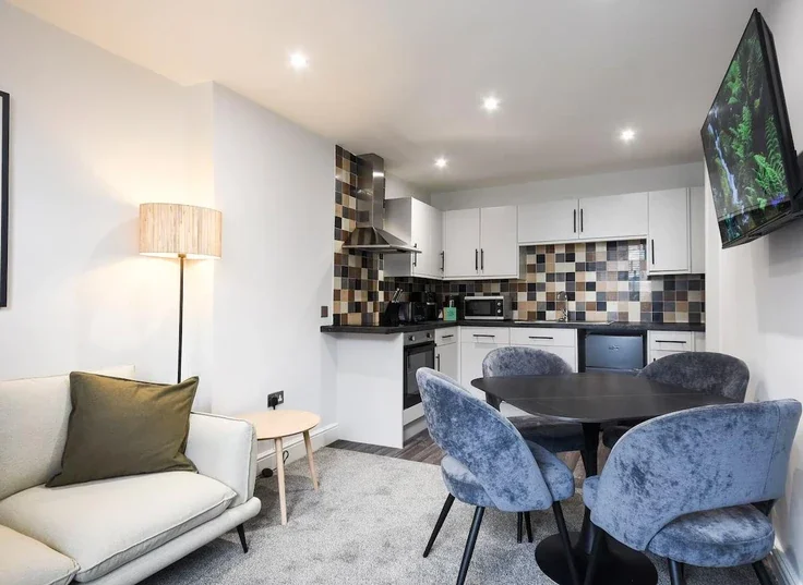 Flat Oaktree Court in Chester