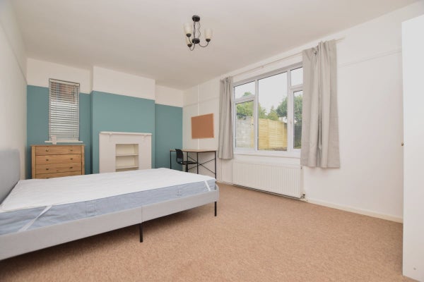 Flat Ambleside Avenue in Bristol