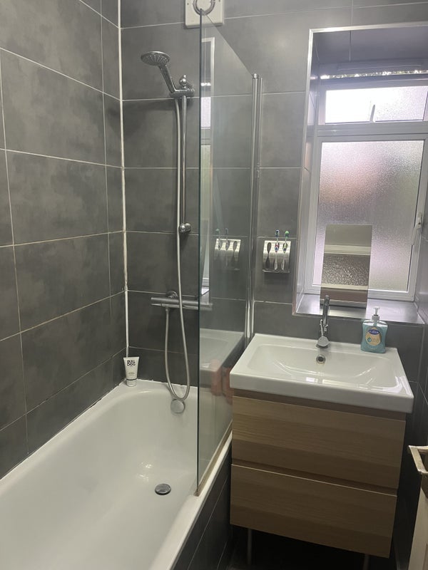 Room Basire Street in Greater London