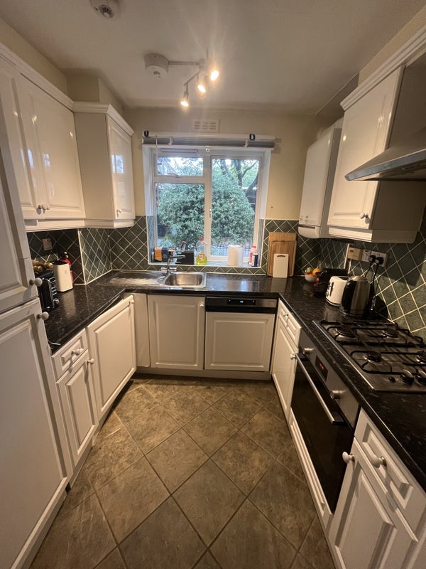Room Basire Street in Greater London