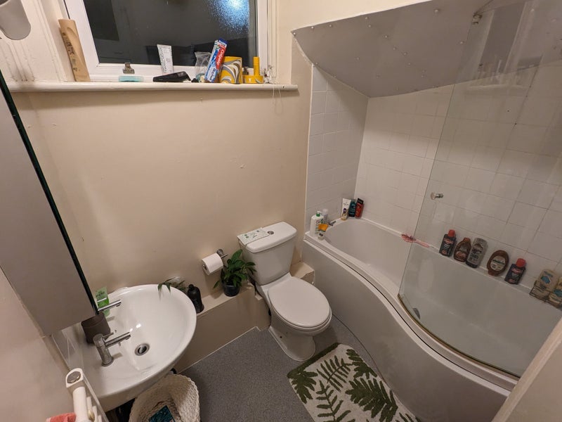 Room Acacia Road in Greater London
