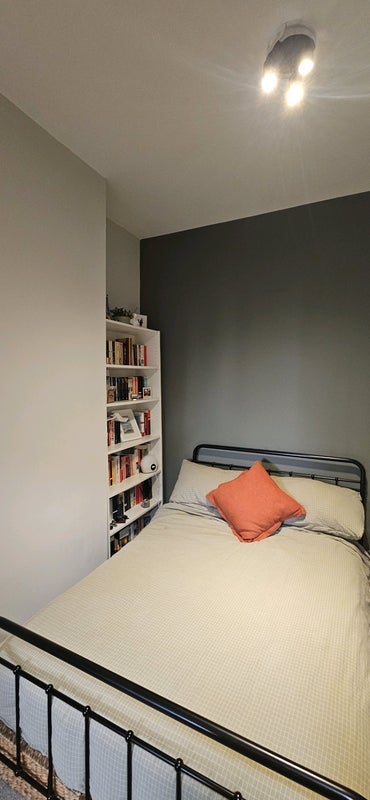 Room Wilson Street in Cardiff