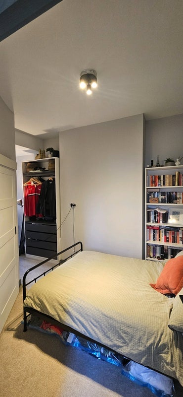 Room Wilson Street in Cardiff