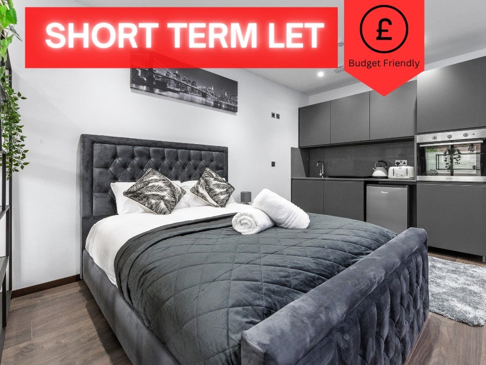 Flat Armitage Road in Greater London