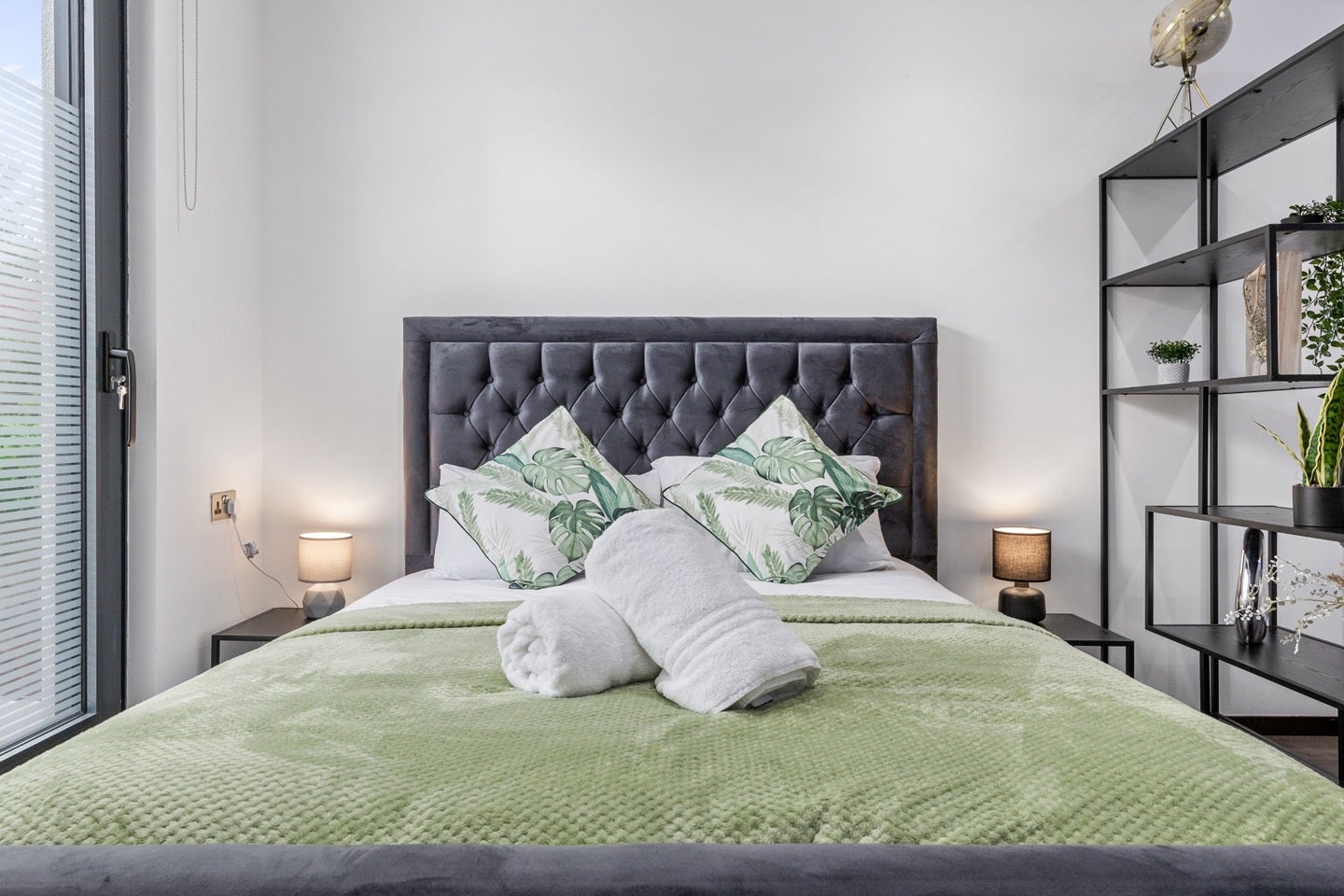 Flat Armitage Road in Greater London