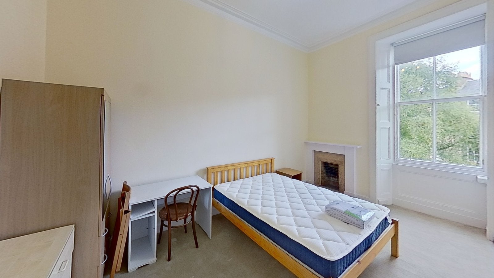 Flat Marchmont Road in City of Edinburgh