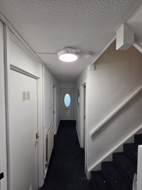 Room Eleanor Walk in Greater London