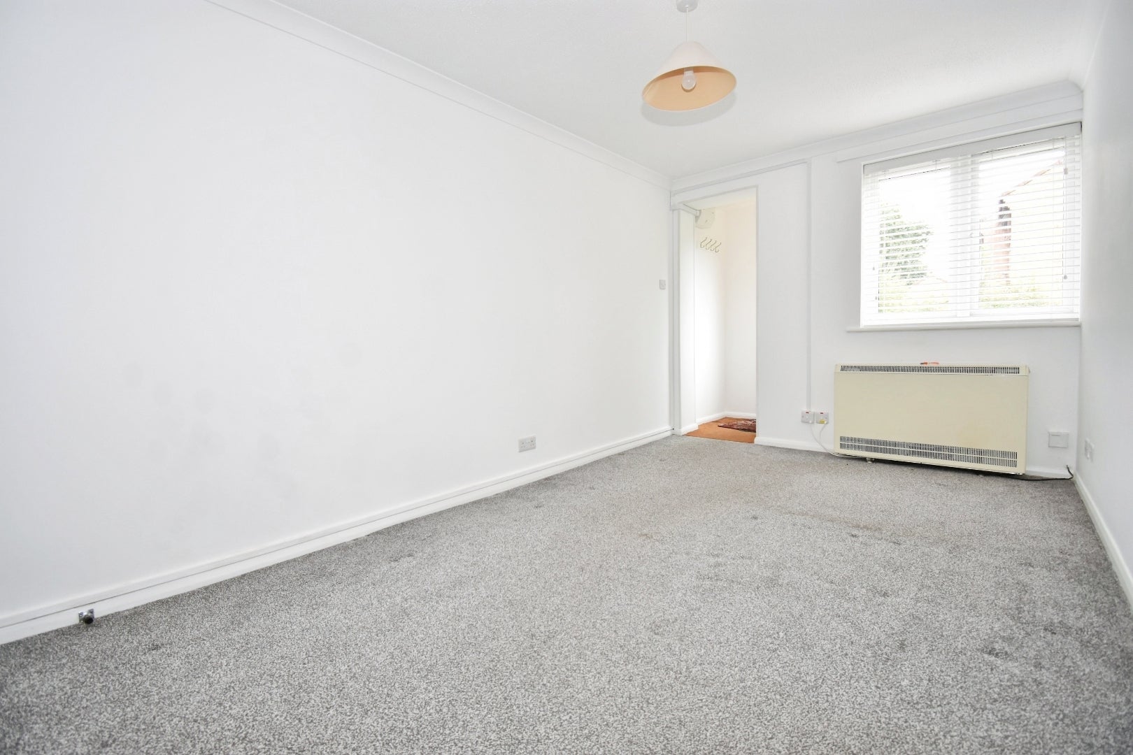Flat Tresillian Gardens in Eastleigh