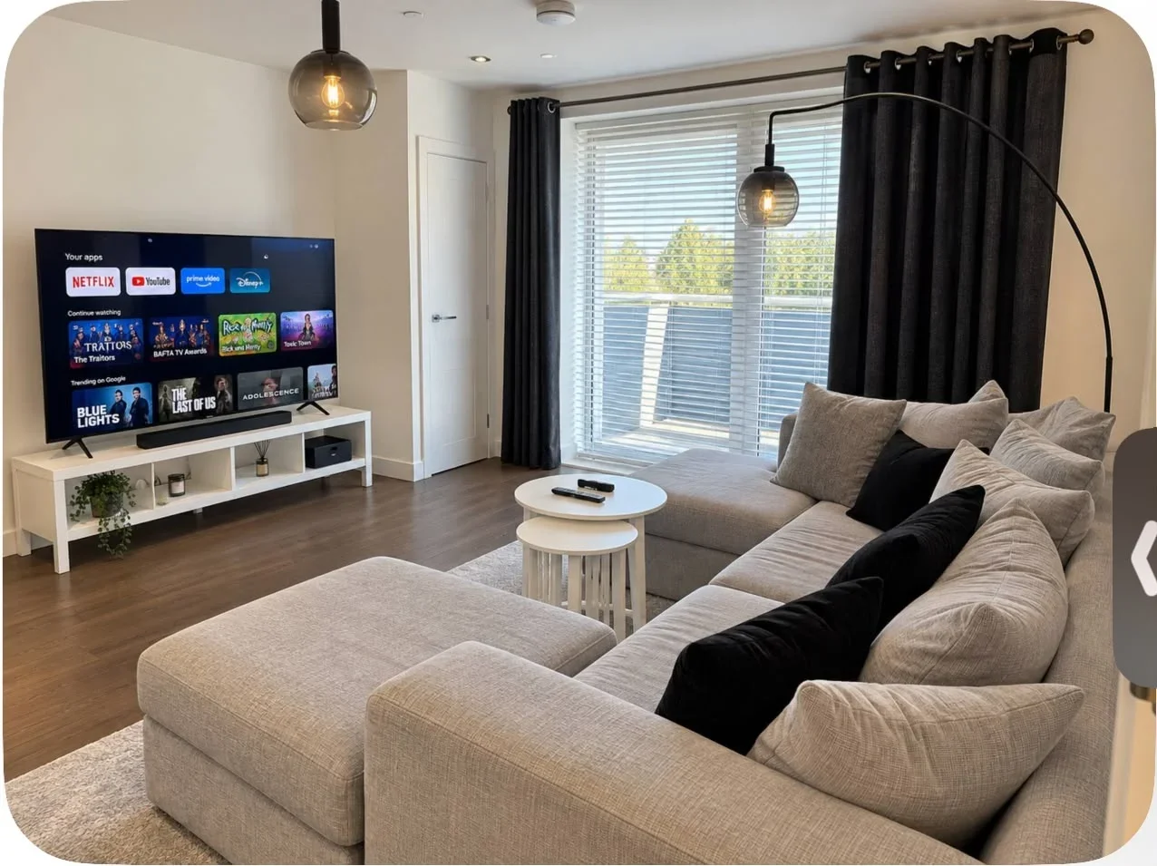 Flat Crossways Boulevard in Dartford