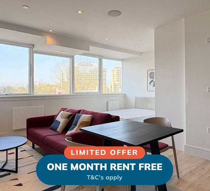 Flat Olympic Way in Greater London