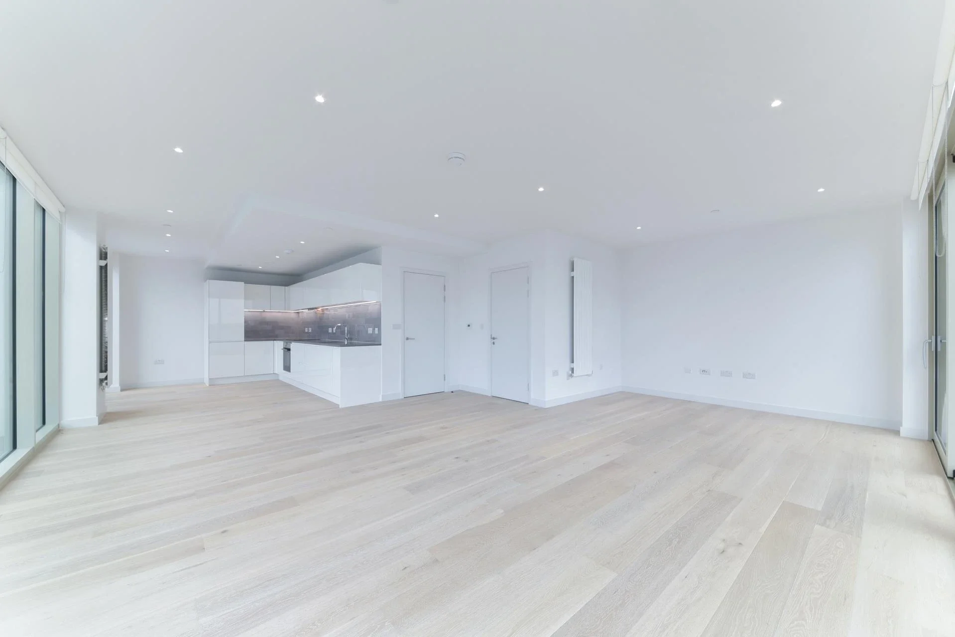 Flat Riverside Walk in Greater London