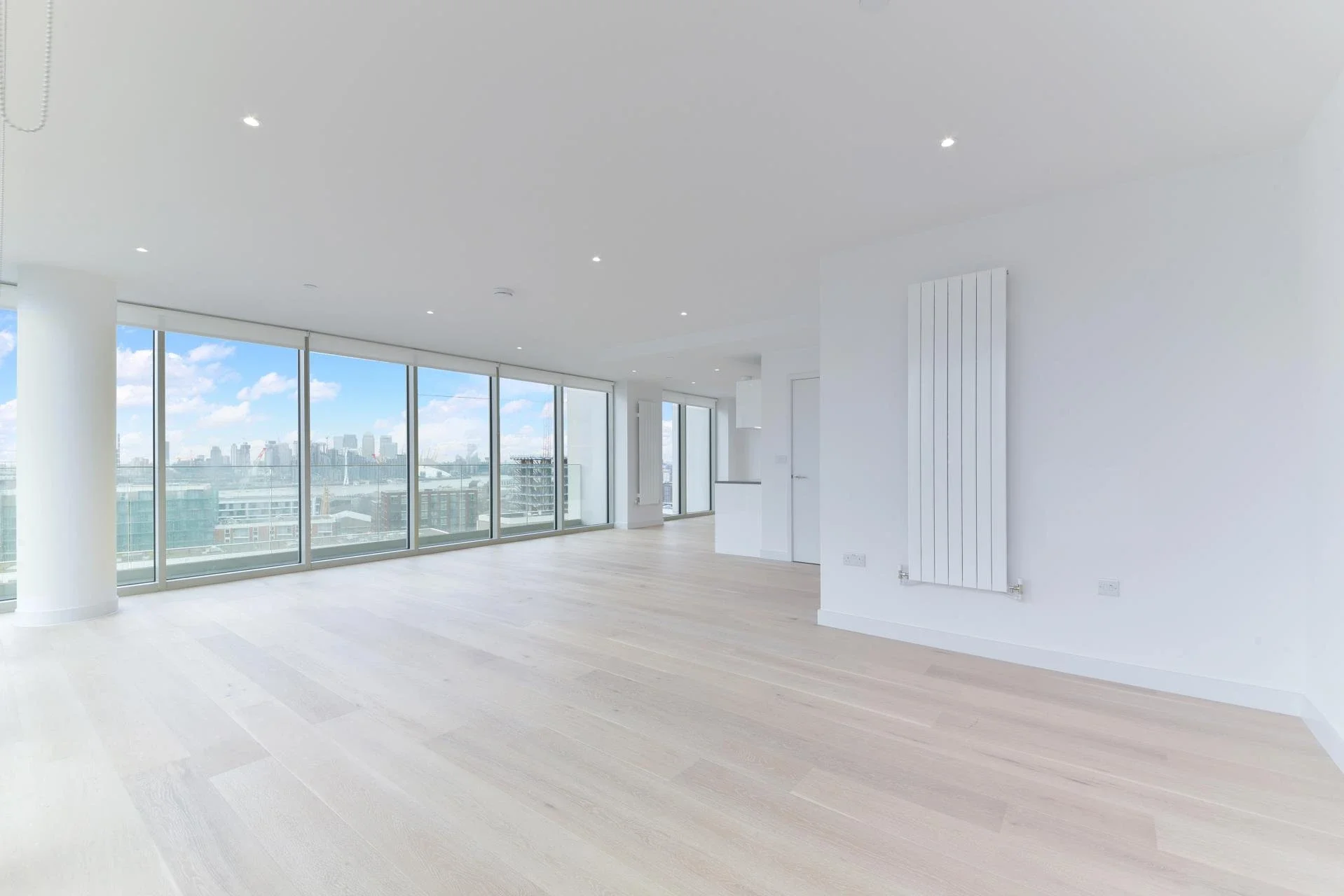 Flat Riverside Walk in Greater London