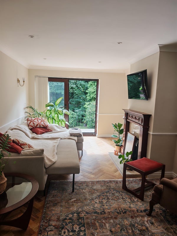 Room Mays Avenue in Gedling