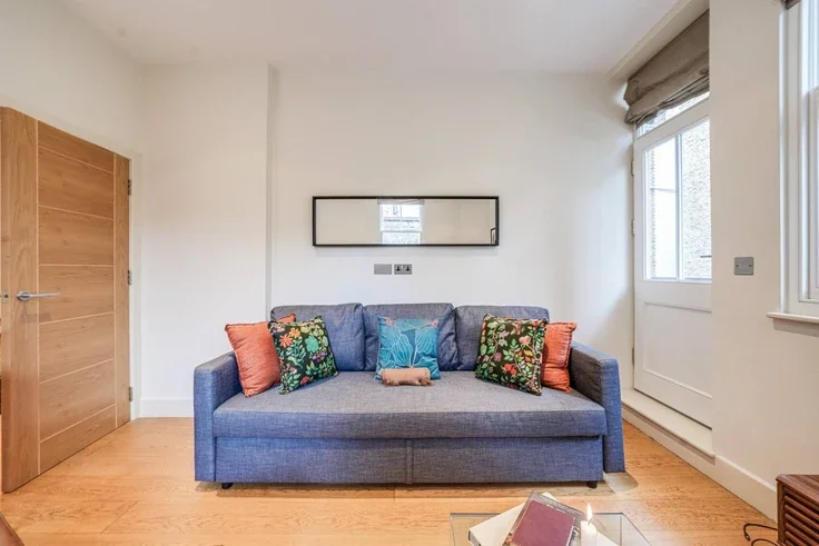 Flat Great Titchfield Street in City of Westminster