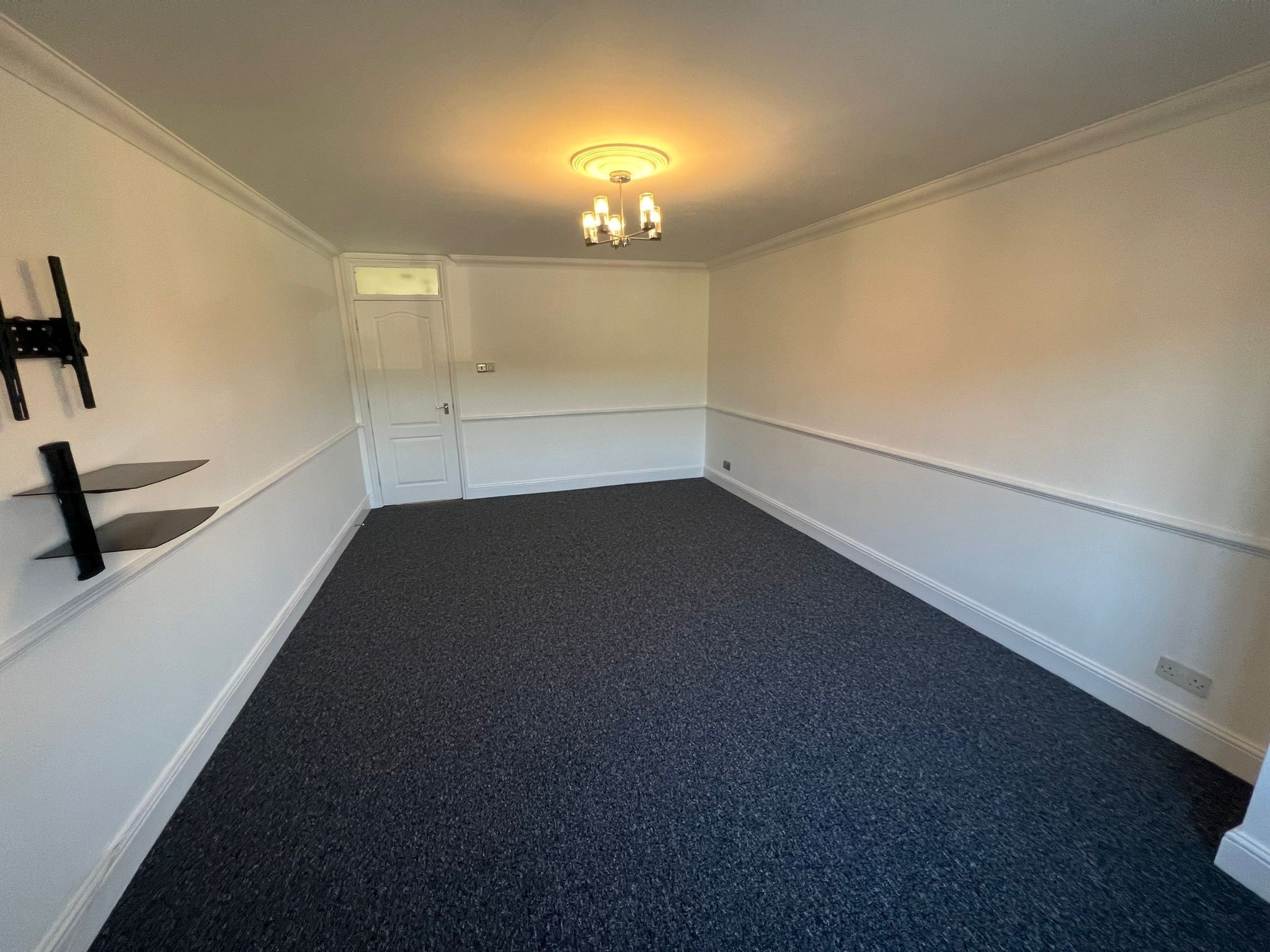 Flat Runnymede Road in Stanford-le-Hope