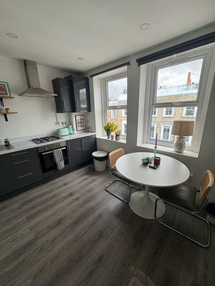 Flat Allen Road in Greater London