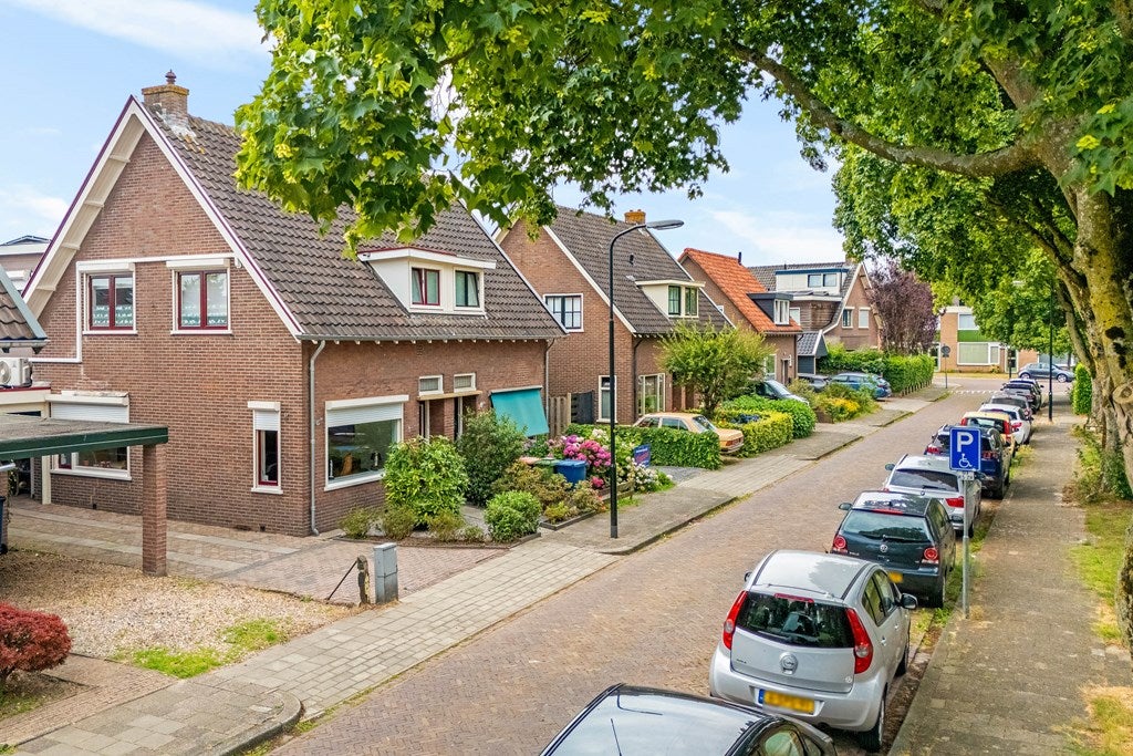 Huis Jan van Goyenlaan 8 in Apeldoorn