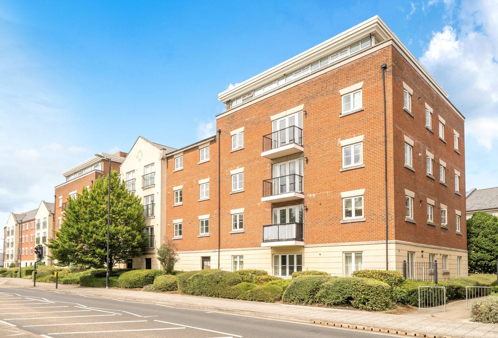 Flat Brookbank Close in Cheltenham