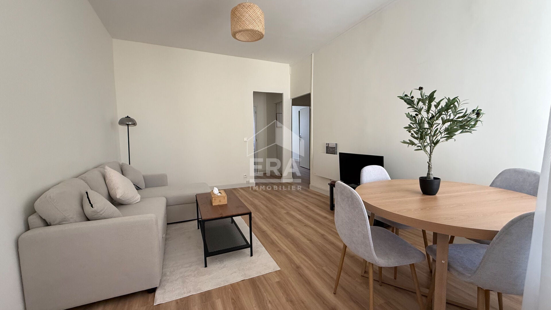Flat Rue Émile Zola in Reims