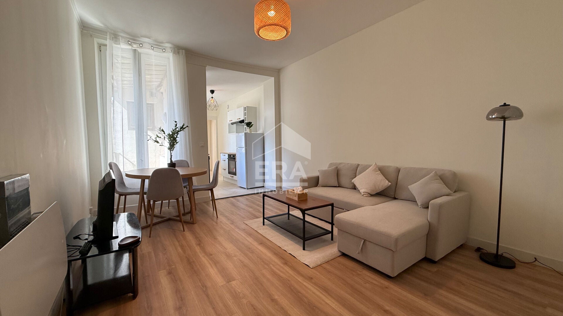 Flat Rue Émile Zola in Reims