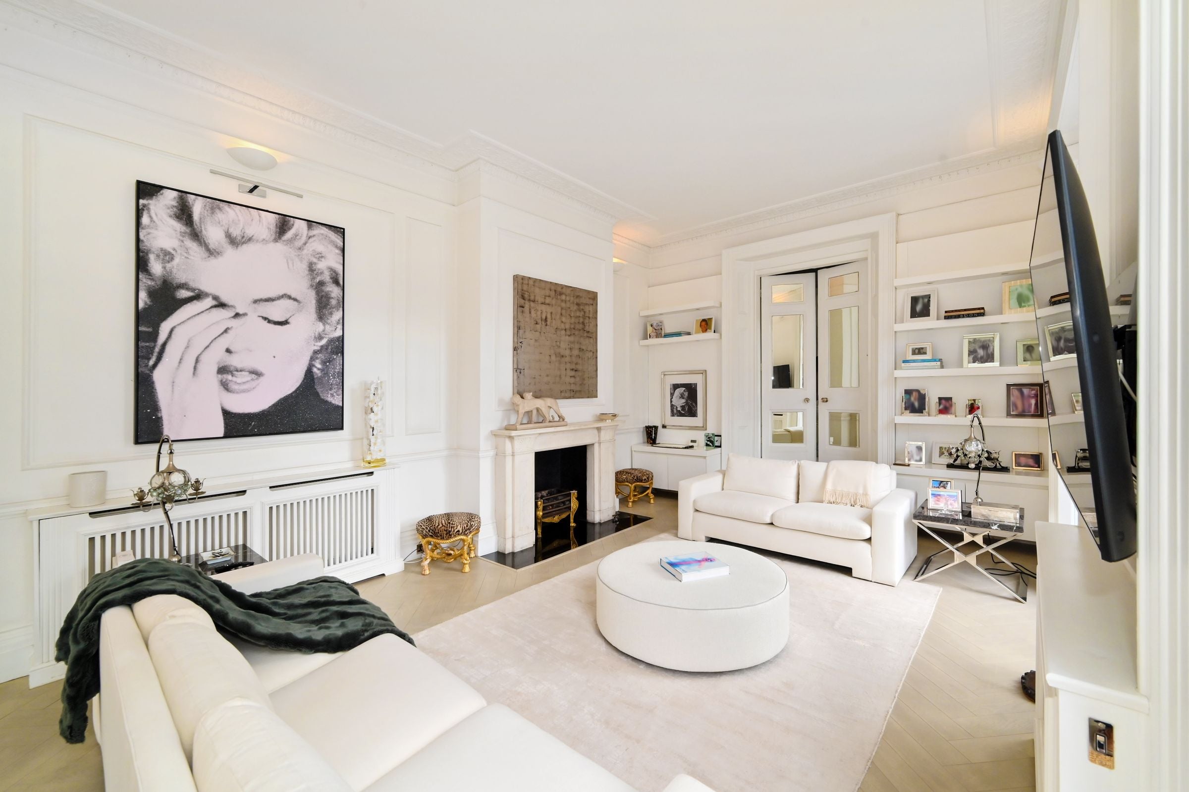 Flat Eaton Place in City of Westminster