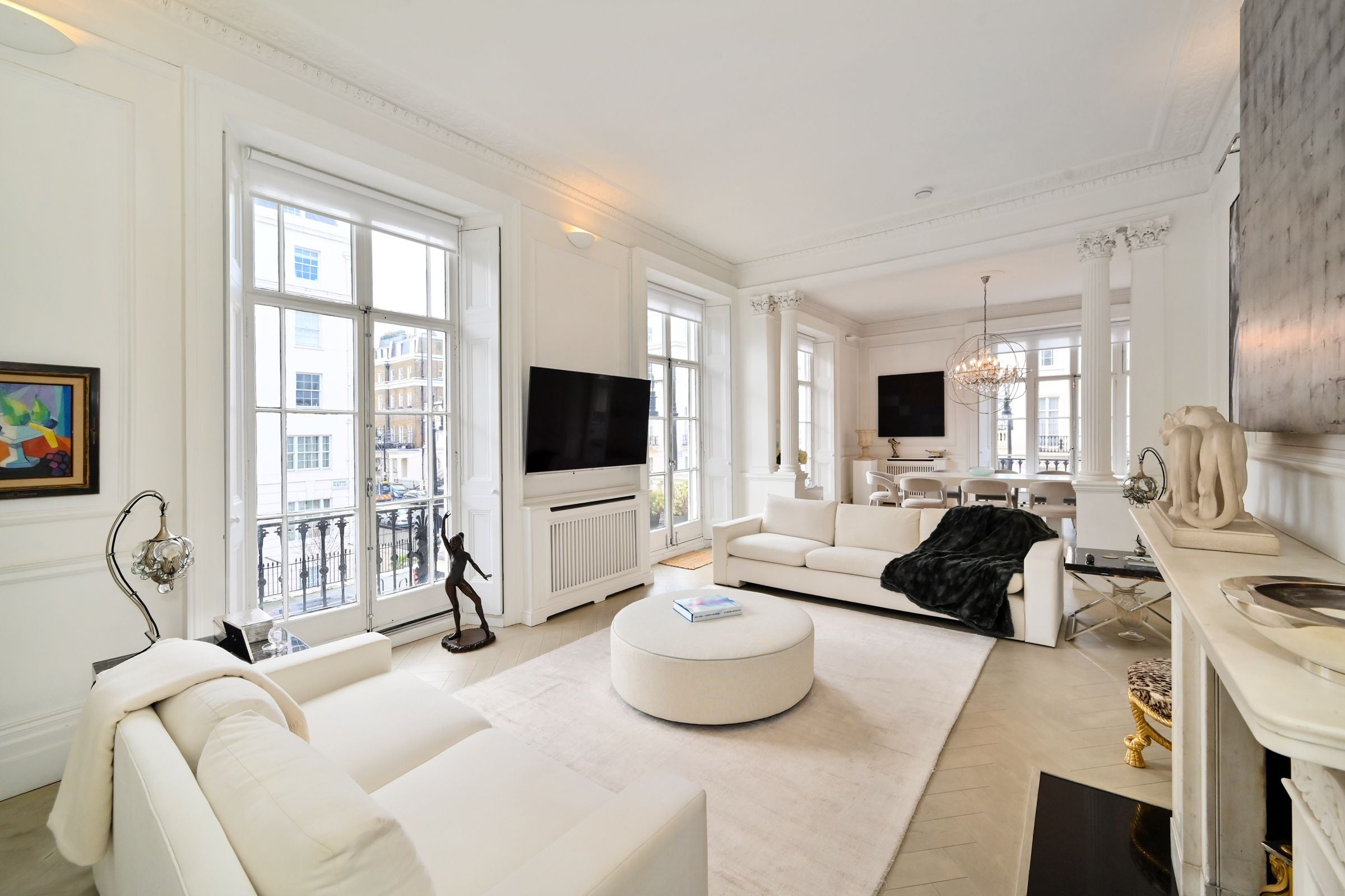 Flat Eaton Place in City of Westminster