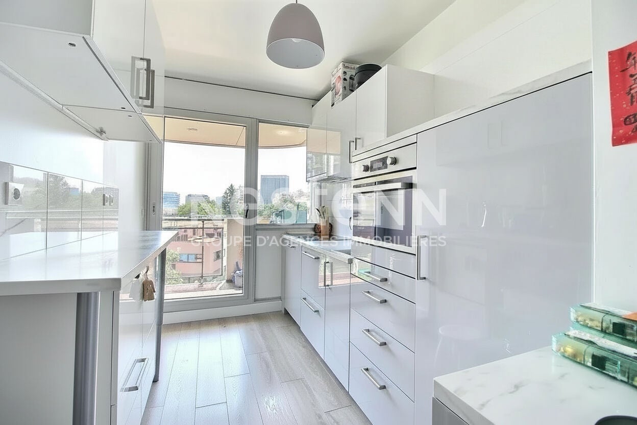 Flat Rue de l'Alma in Courbevoie