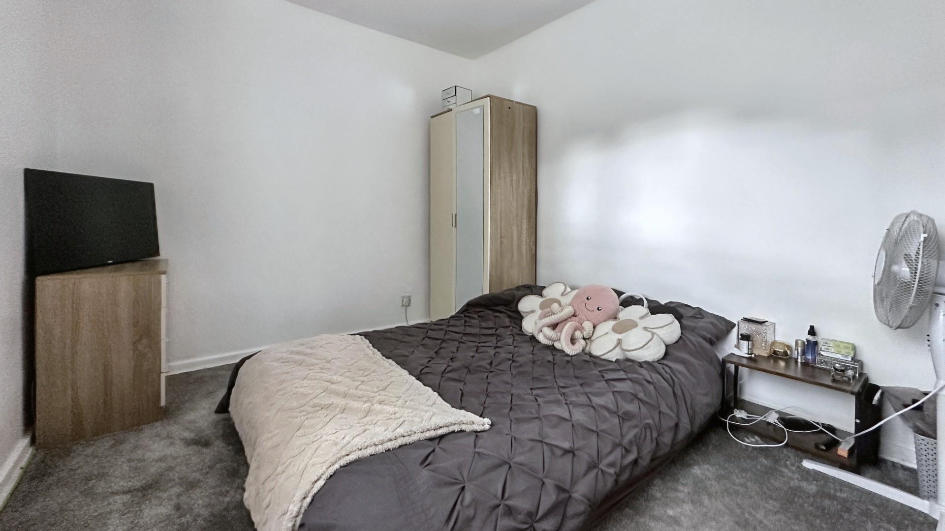 Flat Morden Walk in Bristol